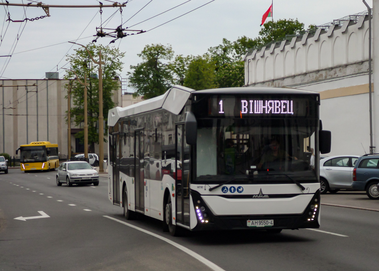 МАЗ-303.047